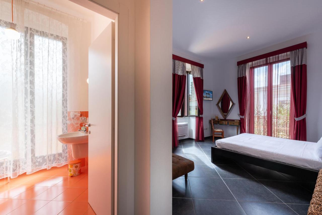 Maria Vittoria Charming Rooms And Apartments Μπρίντιζι Εξωτερικό φωτογραφία